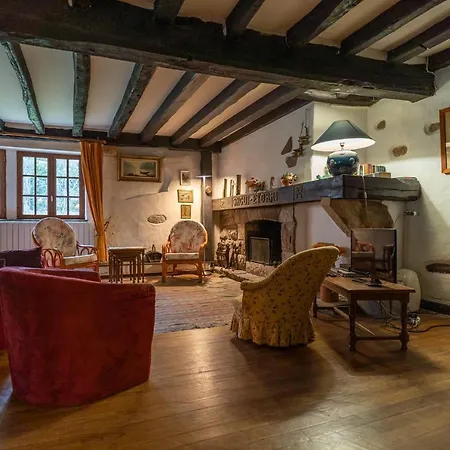 Altzugarria, Ancienne Ferme Basque, Authentique Et Familiale A