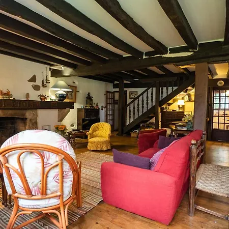 Altzugarria, Ancienne Ferme Basque, Authentique Et Familiale A Sare