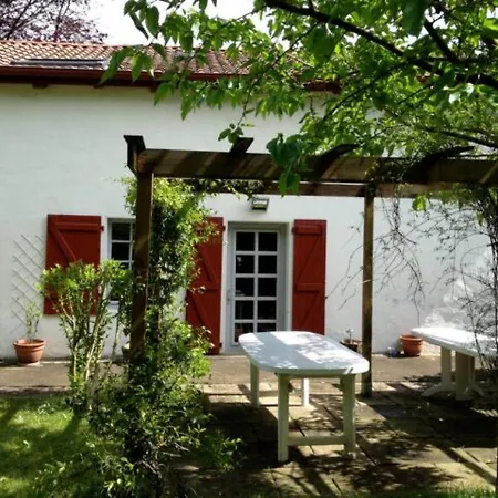 Altzugarria, Ancienne Ferme Basque, Authentique Et Familiale A ساري